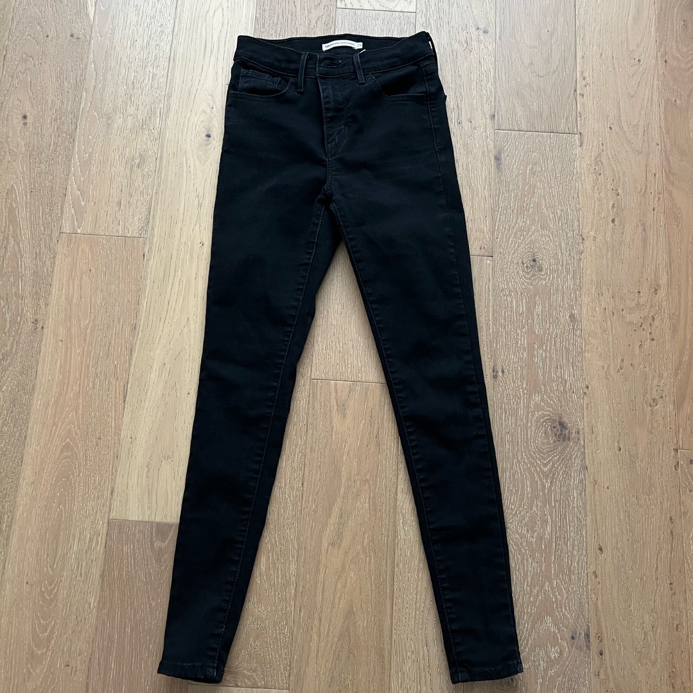 Levi’s 720 high rise super skinny jeans
